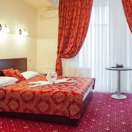 Manhattan & Restaurant Hotel 4*