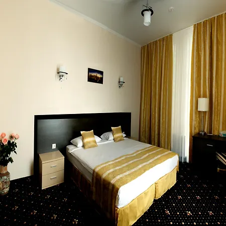Hotel Manhattan & Restaurant 4*